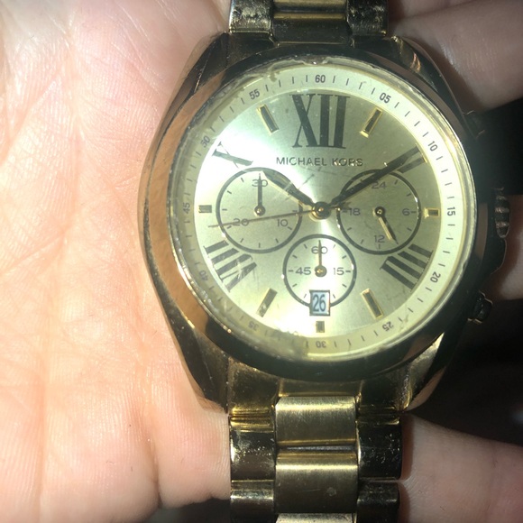 Michale Kors large gold watch - Picture 4 of 7